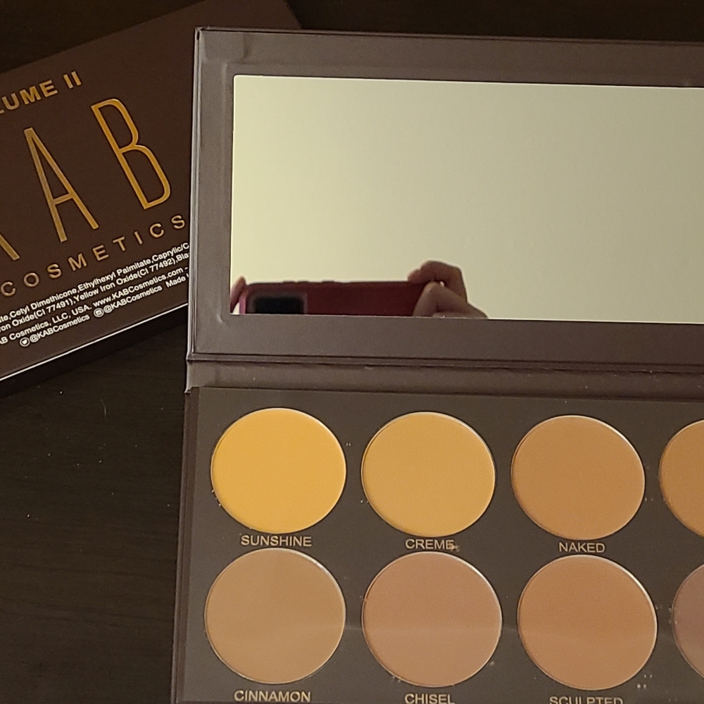 KAB Cosmetics Pro Contour Palette:  Vol. #2